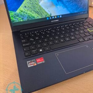 Notebook ASUS Ryzen 7 - Imagen 2