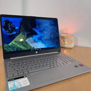 Notebook HP Ryzen 3 4300u - Imagen 1