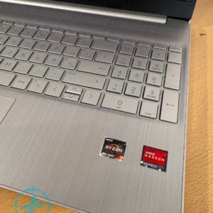 Notebook HP Ryzen 3 4300u - Imagen 3