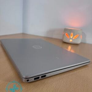 Notebook HP Ryzen 3 4300u - Imagen 5