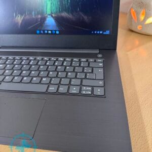 Notebook Lenovo V330 i5 8th - Imagen 3