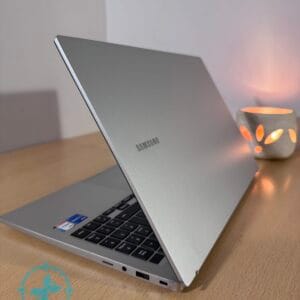 Notebook Samsung Book i7 13th - Imagen 4